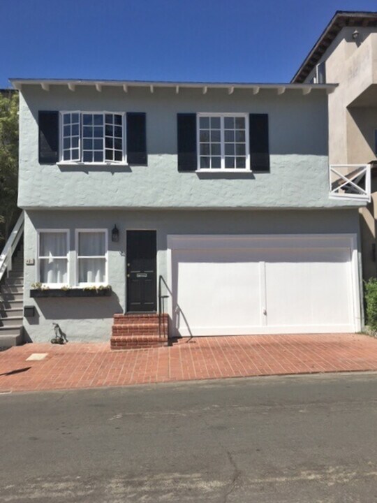 421 28th St in Manhattan Beach, CA - Building Photo