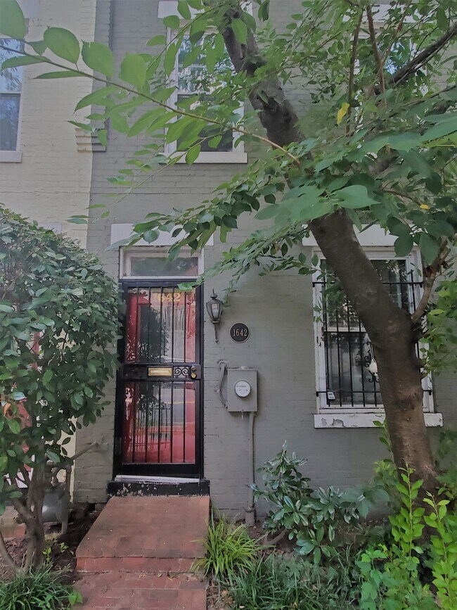 1642 Florida Ave NW in Washington, DC - Building Photo - Building Photo