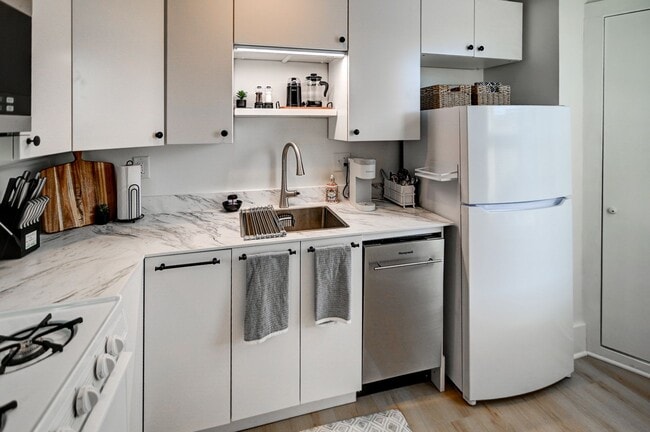 property at 731-733 Jenifer St