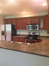 1000 Lakewood Dr in Macomb, IL - Building Photo - Building Photo