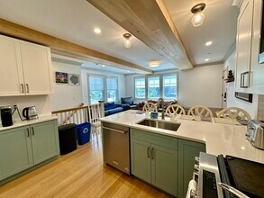 95 W Walnut Park in Boston, MA - Building Photo - Building Photo