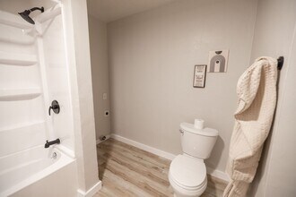 2410 Central Ave in Anderson, IN - Building Photo - Building Photo