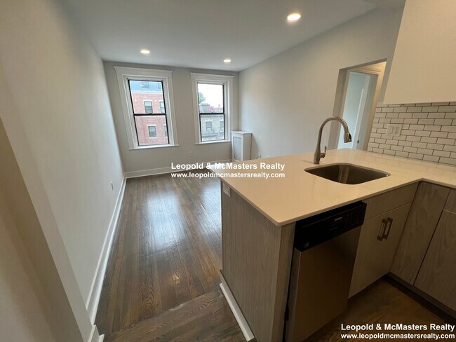 42 Peterborough St, Unit 24 in Boston, MA - Building Photo - Building Photo