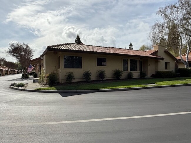 69 Fountain Grove Cir in Napa, CA - Building Photo - Building Photo