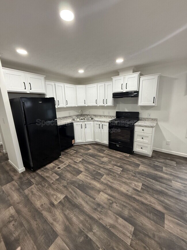 18 Abbott St in Waterville, ME - Building Photo - Building Photo