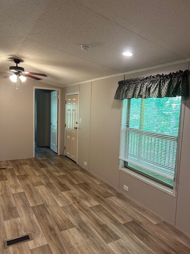 206 Purple Star Ln in Cleveland, GA - Building Photo - Building Photo
