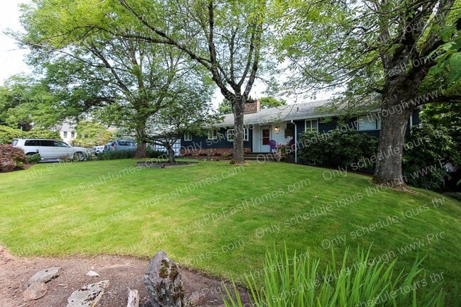 property at 160 SW Towle Ave