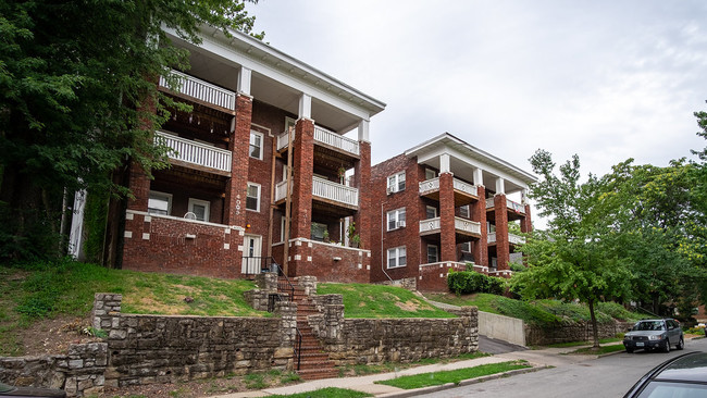 Charlotte in Kansas City, MO - Foto de edificio - Building Photo