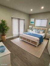 2210 W 5th Way in Hialeah, FL - Building Photo - Building Photo