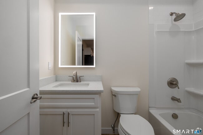 584 Main St in Middletown, CT - Building Photo - Building Photo