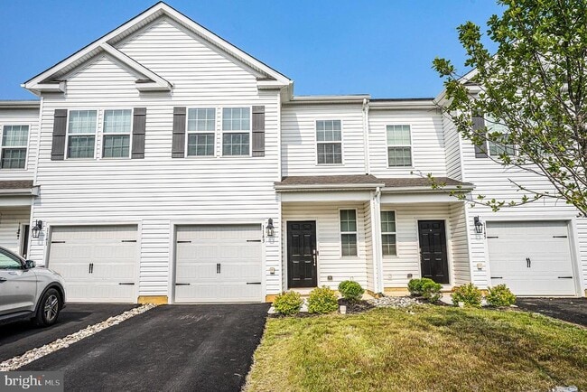 1143 Martin Rd in Breinigsville, PA - Foto de edificio - Building Photo