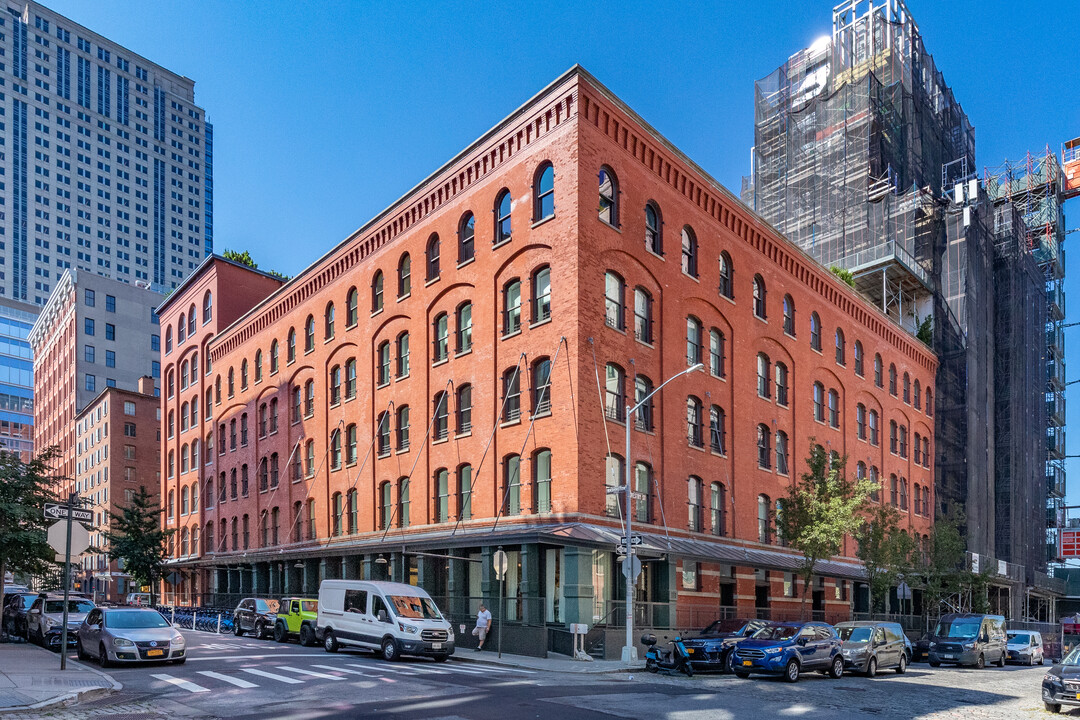 River Lofts in New York, NY - Foto de edificio