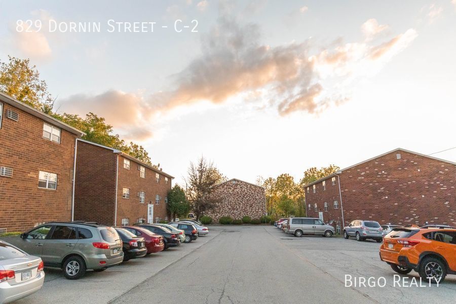 829 Dornin St-Unit -C-2 in Greensburg, PA - Building Photo