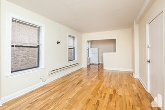 1366 N Dearborn St, Unit #606 in Chicago, IL - Building Photo - Building Photo