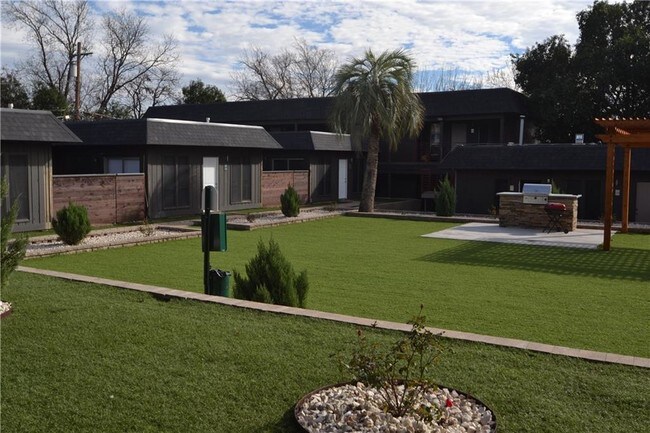 6509 Berkman Dr-Unit -212 in Austin, TX - Building Photo - Building Photo