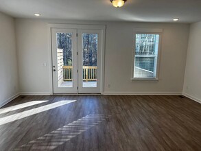 2073 Eva Pearl Dr in Apex, NC - Building Photo - Building Photo