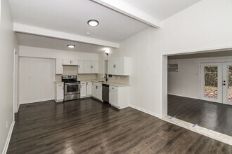 5194 Warfield Dr in Memphis, TN - Building Photo - Building Photo