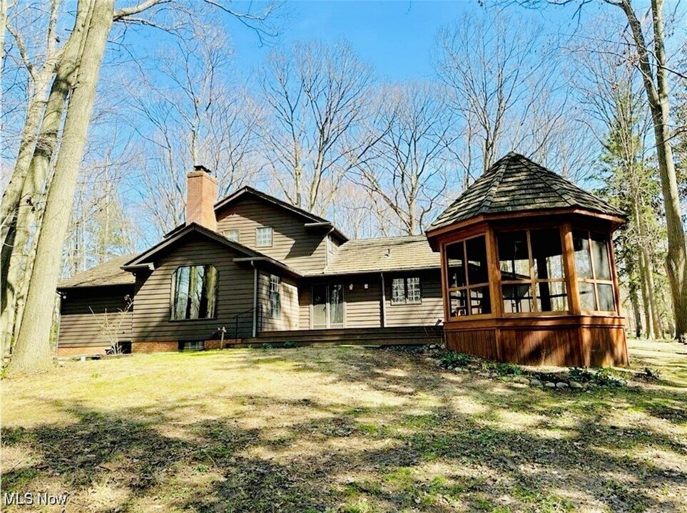 7511 Brigham Rd in Gates Mills, OH - Foto de edificio