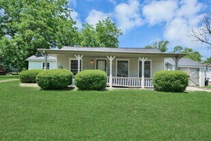 3603 Crosby Cedar Bayou Rd in Baytown, TX - Building Photo