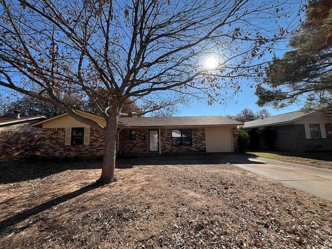 property at 4723 N Shore Dr