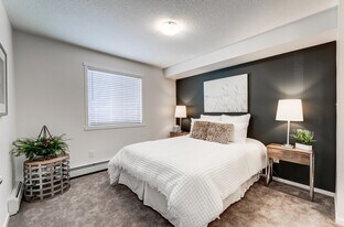 The James in Edmonton, AB - Building Photo