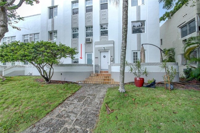 property at 2463 Pine Tree Dr