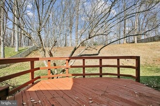 6604 Tina Ln in McLean, VA - Building Photo - Building Photo