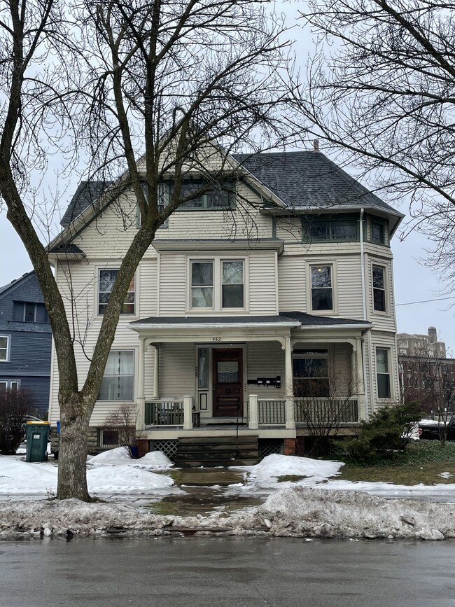 452 Alexander St, Unit 4