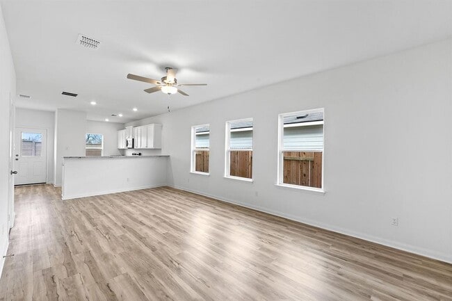 14700 Wahlbergs Wy in Elgin, TX - Building Photo - Building Photo