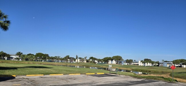 53 Capri B in Delray Beach, FL - Foto de edificio - Building Photo