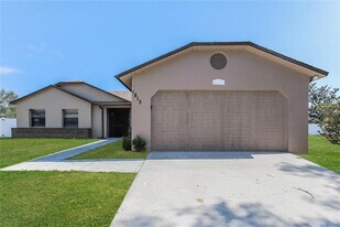 1815 Prairie Lake Blvd in Ocoee, FL - Building Photo