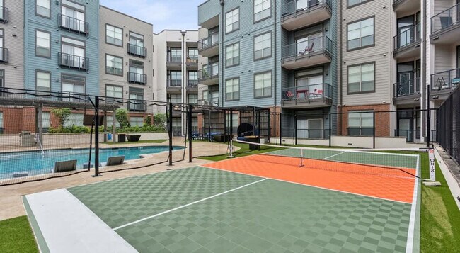 2901 Indiana St in Dallas, TX - Building Photo - Building Photo