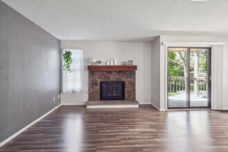10950 W Florida Ave, Unit 314 in Lakewood, CO - Building Photo - Building Photo