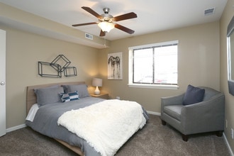 Albion on Lake Cook in Palatine, IL - Foto de edificio - Interior Photo