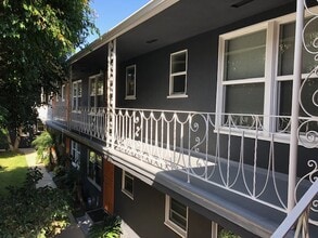 1334 E 1st St, Unit 7 in Long Beach, CA - Building Photo - Building Photo