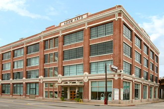 Farm & Ranch Lofts in Dallas, TX - Building Photo - Building Photo