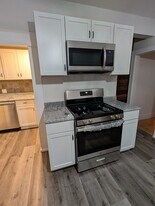 16 Appleton St in Saugus, MA - Building Photo