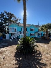 303 3rd St in Tybee Island, GA - Building Photo - Building Photo