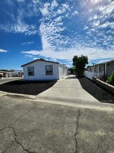 250 San Carlos Dr in Hemet, CA - Building Photo - Building Photo