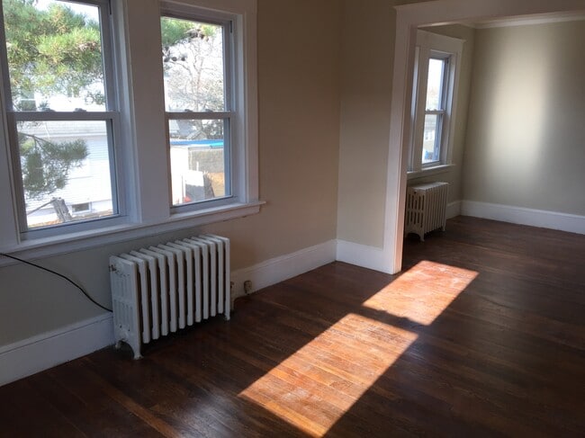 50 Louis St, Unit 3 in Hyannis, MA - Foto de edificio - Building Photo