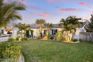 219 Fifth Ave in Melbourne Beach, FL - Building Photo