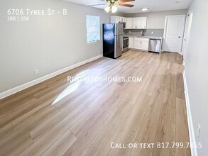 6706 Tyree St in Dallas, TX - Foto de edificio - Building Photo