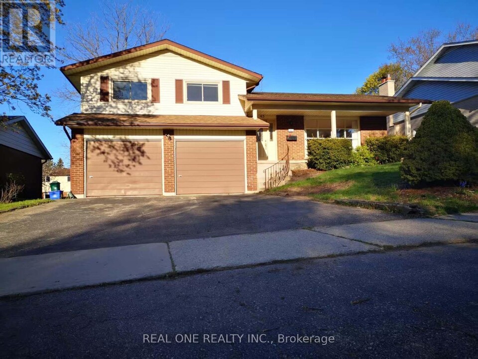 45 Inwood Dr in Kitchener, ON - Building Photo