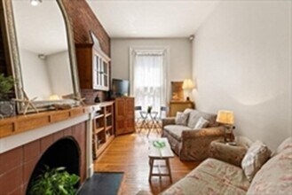 167 Beacon St, Unit 8 in Boston, MA - Building Photo - Building Photo