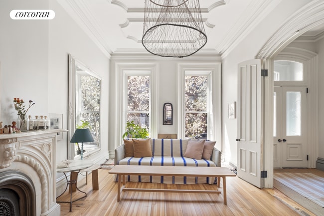 69 St James Pl