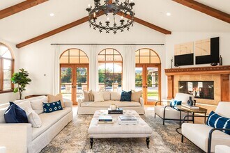12751 MacDonald Dr in Ojai, CA - Building Photo - Building Photo
