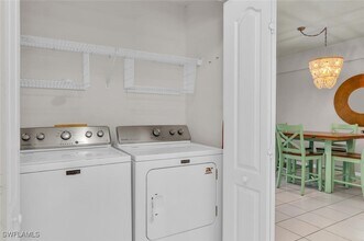 242 Newport Dr in Naples, FL - Building Photo - Building Photo