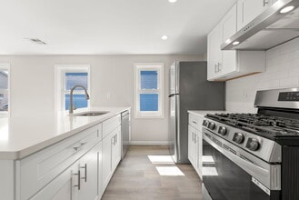 30 New St, Unit 2 in Montclair, NJ - Foto de edificio - Building Photo