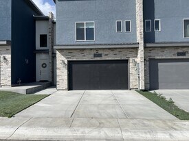 2433 5th St in Elko, NV - Building Photo