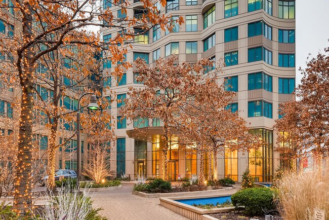 property at 400 N La Salle Dr